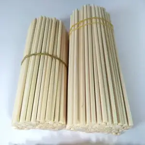 Pali in legno di pino di dimensioni personalizzate staffa per tende accessori per la pulizia del pavimento per uso domestico accessori manico per scopa in legno