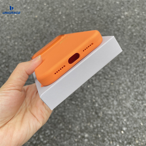 Étui magnétique de luxe en silicone liquide avec anneau métallique pour caméra, motif à pois 3D, coque souple pour iPhone 13 14 15 16 17 Pro Max - Product Image 4