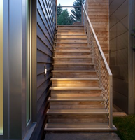Escalier extérieur en teck durable, résistant aux intempéries, avec cadre galvanisé, pour villa en bord de mer