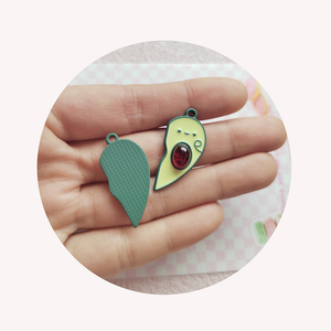 จี้รูปหัวใจครึ่งซีกอะโวคาโดน่ารัก 100 คู่ ทำจากเรซิ่น เหมาะสำหรับเป็นของขวัญให้เพื่อนสนิท พี่น้องสาว หรือเด็กผู้หญิง - Product Image 4