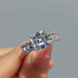 Anello nuziale scintillante da donna, elegante gioiello da sposa alla moda - Product Image 1