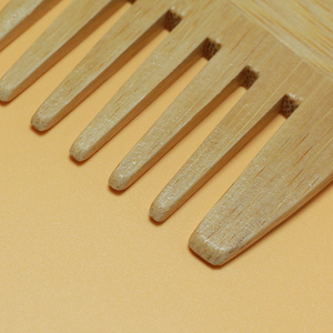 Peigne à dents larges en bois de bambou naturel portable Peigne à <span class=keywords><strong>poux</strong></span> de style écologique pour le soin des cheveux et le massage du cuir chevelu - Product Image 5