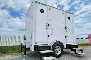 Remolque de Baño Portátil de Lujo de Alta Calidad, Personalizado en Acero, para Lavado de Autos, Campamentos y Bodas en Campos de Golf - Product Image 6