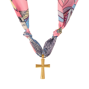 Kalung Syal Sutra Wanita Asu Trendy Bermotif Warna-warni dengan Liontin Salib Emas - Product Image 6