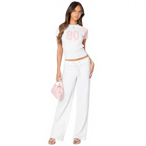 Top Corto Raglán Blanco y Rosa para Mujer con Estampado del Número 80, Cuello Redondo, Manga Corta, Estilo Ajustado, para Todas las Temporadas - Product Image 4