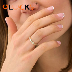 Fabricant de bijoux personnalisés LUCKYJIU, bague éternité en acier inoxydable plaqué or 18 carats, résistante à l'eau et sans ternissement, sertie de zircons, pour femme - Product Image 3