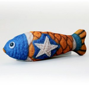 Giocattolo per Gatti con Motivi Naturali MOPQ 200x3, Nuovo Design, Prezzo Basso, Basso MOQ, Disponibile, Giocattolo Naturale per Gatti con Erba Gatta per Pesce - Product Image 1