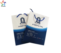 Bolsa de Cartón Blanca de Lujo Personalizada con Logotipo en Dorado para Empacar Ropa, Vestidos, Regalos, Compras, Manualidades, con Asa Elegante