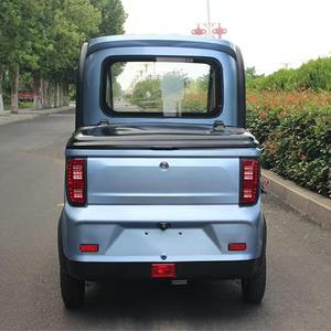 Mini tricycle électrique 2 portes <span class=keywords><strong>4</strong></span> <span class=keywords><strong>places</strong></span> + adulte + Tricycle Pickup Fashion Electric Cargo Tricycle <span class=keywords><strong>4</strong></span> Pasenyer Supplier 1000W Tres Ruedas - Product Image 4