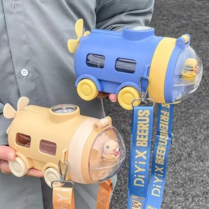 Creativo 550Ml submarino plástico pajita vasos niños escuela bebida <span class=keywords><strong>agua</strong></span> taza bebé autobús Tritan botella de <span class=keywords><strong>agua</strong></span> de plástico <span class=keywords><strong>para</strong></span> niños - Product Image 1