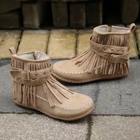 Bottines Chelsea en daim à lacets et à franges pour femmes, hauteur de la cheville, semelle plate, avec des caractéristiques douces imprimées, fermeture à enfiler