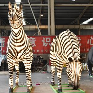 Lanterne LED in Seta Cinese Impermeabili a Forma di Animali per Decorazioni Esterne per Festival, Halloween, Giorno del Ringraziamento, Natale, Capodanno - Product Image 1