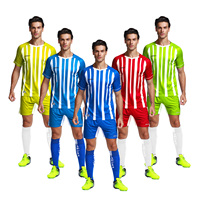 Vente en gros de maillots de foot personnalisés de haute qualité nouveau design à séchage rapide à manches courtes vierges à bas prix pour hommes