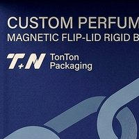 Confezione Regalo di Lusso Personalizzata per Eau De Parfum Blu, Scatola Magnetica per Fragranze con Scatola in Carta Profumata e Espositore per Profumi