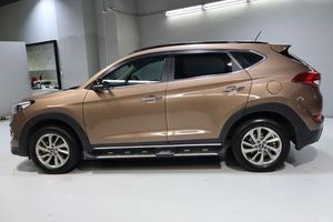 <span class=keywords><strong>Tucson</strong></span> SUV d'<span class=keywords><strong>occasion</strong></span> <span class=keywords><strong>2016</strong></span>, essence, turbo, transmission automatique, sièges en cuir clair, <span class=keywords><strong>prix</strong></span> abordable - Product Image 3