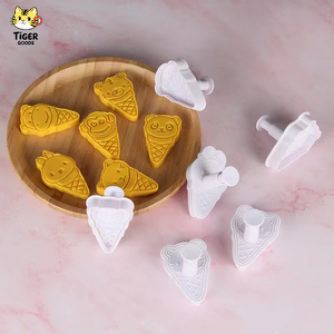 Suan Herramientas Ecológicas <span class=keywords><strong>de</strong></span> Plástico para Decoración <span class=keywords><strong>de</strong></span> Pasteles, Sellos <span class=keywords><strong>de</strong></span> Relieve para Galletas y <span class=keywords><strong>Fondant</strong></span>, Moldes <span class=keywords><strong>de</strong></span> Repostería DIY, Cortador <span class=keywords><strong>de</strong></span> Émbolo para <span class=keywords><strong>Fondant</strong></span> - Product Image 1