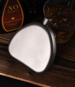 Petaca de Titanio Puro, Pequeña, de 220 ml, Gruesa y Plana, para Whisky, Camping, Aire Libre, Portátil, para Vino - Product Image 5