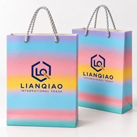Sacs shopping en papier personnalisés OEM en gros, sacs en papier artistique couleur dégradée avec poignée en corde de coton pour magasin de vêtements