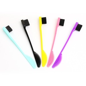 Venta al por mayor de fábrica de plástico antiestático 2 en 1 Cepillo de control de bordes colores personalizados peine de cejas de doble cabeza cepillo de borde de nailon - Product Image 1
