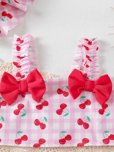 Ensemble de maillot de bain d'été pour bébé fille, imprimé fruits, avec débardeur à bretelles, nœud, short et chapeau de couleur assortie - ODM disponible - Product Image 3