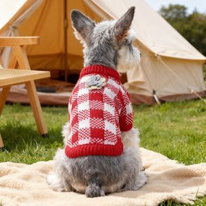 Suéter PETCIRCLE para Perros Pequeños y Cachorros, Otoño/Invierno, Cálido y Cómodo, Diseño a Cuadros Rojos y Blancos con Flores - Product Image 1