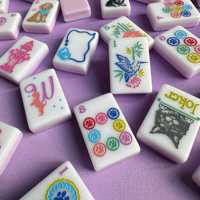 Set Mahjong Akrilik 2 Lapis 160 Ubin, Motif Anjing & Kucing Warna Pink Putih untuk Permainan Pesta AS & Hadiah
