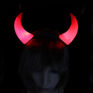 <span class=keywords><strong>Diadema</strong></span> <span class=keywords><strong>de</strong></span> <span class=keywords><strong>cuernos</strong></span> <span class=keywords><strong>de</strong></span> <span class=keywords><strong>diablo</strong></span> intermitente con luz LED <span class=keywords><strong>de</strong></span> puntos <span class=keywords><strong>de</strong></span> fiesta <span class=keywords><strong>Diadema</strong></span> <span class=keywords><strong>de</strong></span> <span class=keywords><strong>cuernos</strong></span> <span class=keywords><strong>de</strong></span> <span class=keywords><strong>diablo</strong></span> brillante <span class=keywords><strong>Diadema</strong></span> <span class=keywords><strong>de</strong></span> disfraz LED para Halloween - Product Image 2
