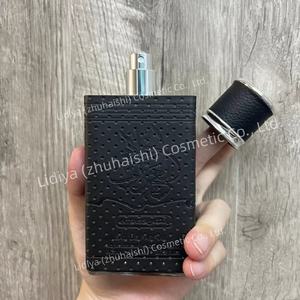 Dubai árabe 100mL Colonia para hombres Perfume <span class=keywords><strong>De</strong></span> Cuero Negro Azul con fragancia <span class=keywords><strong>de</strong></span> larga duración Spray al por mayor - Product Image 5