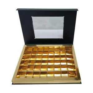 बड़े मैट ब्लैक चॉकलेट पैकेजिंग कार्डबोर्ड पेपर बॉक्स सुनहरे विभाजन के साथ पारदर्शी खिड़की के पक्ष पेपर बॉक्स