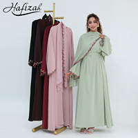 Abaya sur mesure Hafizah avec ceinture, broderie florale rose et hijab assorti, style Dubaï pour femmes musulmanes
