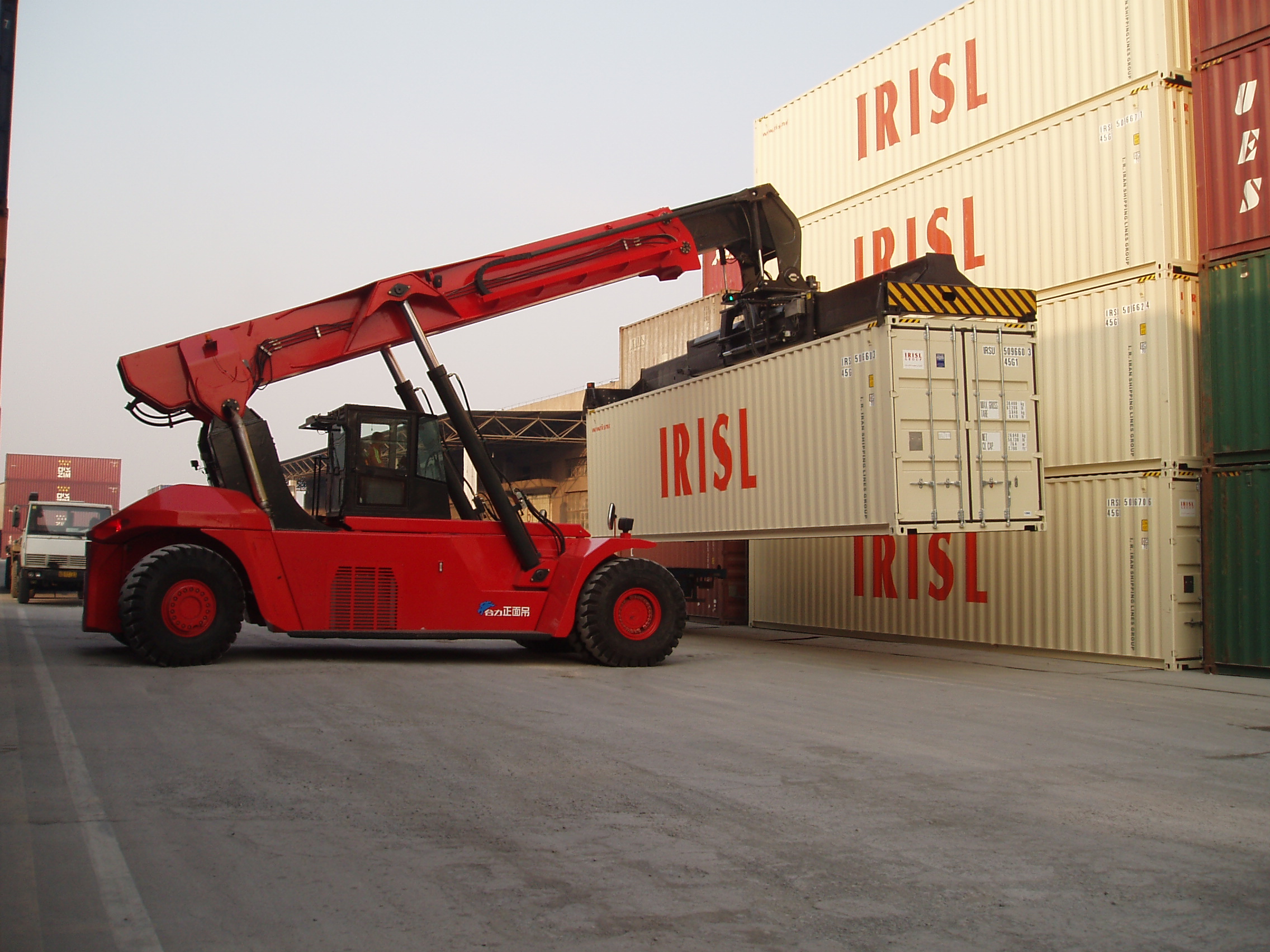 RSH4527 Container Reach Stacker 45000Kg Container Handler Work At The Port Container Crane For Sale