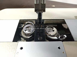 Máquina de Coser de Doble Aguja de Alta Velocidad con Accionamiento Directo HK-842, Apta para Coser Camisas, Ropa y Jeans - Product Image 5