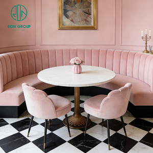 Elegante Conjunto de Muebles para <span class=keywords><strong>Restaurante</strong></span> o Cafetería con Asientos Curvos Tapizados en Terciopelo Rosa, Mesa Redonda de Piedra Sinterizada - Product Image 1
