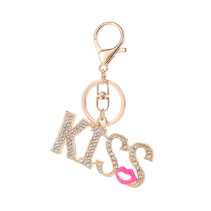 Llaveros con letras KISS europeas y americanas, bolsos <span class=keywords><strong>de</strong></span> pareja con labios rojos, fabricante mayorista <span class=keywords><strong>de</strong></span> accesorios para llaveros - Product Image 3