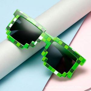 Gafas de Sol Modernas con Diseño a Cuadros Retro, Patrones de Píxeles, Monturas Ligeras de Plástico, Impresión Digital, para Fiestas de Disfraces y Carnavales - Product Image 5