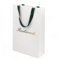 Sac en papier personnalisé avec poignée en ruban, sac de luxe pour boutique de vêtements, sac de shopping pour emballage/chaussures
