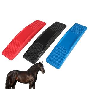 Массажная щетка для конного спорта - Product Image 1