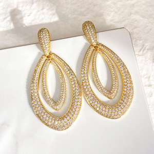 Boucles d'oreilles micro-pavées en CZ plaquées or 18 carats, grandes boucles d'oreilles en zircon en forme de goutte d'eau pour femmes, cadeau - Product Image 4
