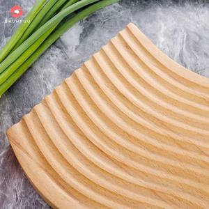 <span class=keywords><strong>Planche</strong></span> à découper en bois de hêtre ondulé d'ondulation d'eau de plateau de <span class=keywords><strong>planche</strong></span> à <span class=keywords><strong>pain</strong></span> de ménage de conception nordique - Product Image 3