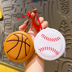 พวงกุญแจซิลิโคนรูปทรงกีฬา 3 มิติ ฟุตบอล เบสบอล วอลเลย์บอล บาสเก็ตบอล กระเป๋าใส่เหรียญแบบพกพา กระเป๋าใบเล็ก ใส่หูฟังได้ - Product Image 1
