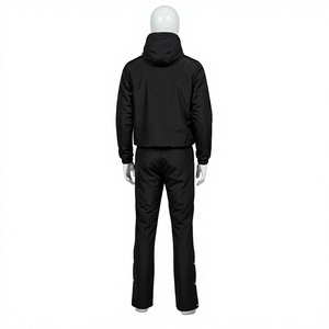 Ensemble de survêtement noir à capuche pour homme, coupe décontractée, longueur intégrale, idéal pour l'automne, en polyester imperméable, ajustement régulier, fermeture à cordon, poches latérales - Product Image 3