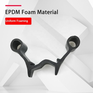 Joint d'étanchéité industriel en caoutchouc EPDM à double trou avec installation par vis pour <span class=keywords><strong>isolation</strong></span> <span class=keywords><strong>de</strong></span> <span class=keywords><strong>porte</strong></span> coulissante <span class=keywords><strong>de</strong></span> chambre froide - Product Image 5