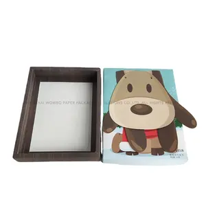 チョコレートファッジクッキーキャンディービスケット用の蓋付きの漫画のクリスマス鹿の形の紙カードが取り付けられたマットな長方形の紙箱