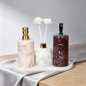 Ensemble d'accessoires de salle de bain en pierre naturelle Art Déco : distributeur de savon, distributeur de lotion, gobelet, porte-brosse à dents, plateau décoratif. - Product Image 5
