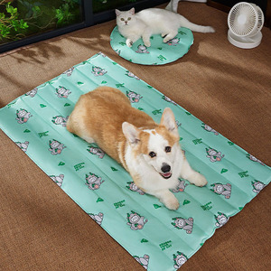 Almohadilla refrescante de verano para perros medianos y grandes Jaula para mascotas Colchón de hielo para perros pequeños alfombrilla cuadrada - Product Image 1