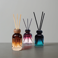 Diffuseur de roseaux suspendus à la vanille de la meilleure qualité du fabricant chinois 100ml Parfum de maison de luxe Bouteille d'huile de rotin liquide Voiture stockée
