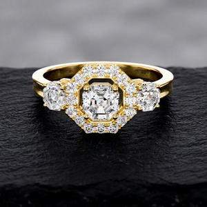 แหวนหมั้นเพชรทรงหกเหลี่ยม 3 เม็ด ประดับรอบเพชร 100% ทองคำแท้ KRUP JEWELS ดีไซน์ทันสมัย - Product Image 1