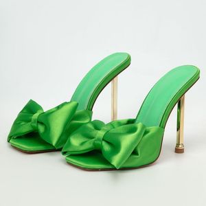 Chaussures à talons en satin avec grand nœud bleu en métal pour femmes - Product Image 3