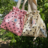 Sac à déjeuner minimaliste japonais à pois avec cordon de serrage, sac fourre-tout portable en satin pour bento, personnalisable pour filles, faible MOQ, direct usine