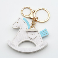 Porte-clés de voiture en cuir personnalisé 2026, accessoires porte-clés animal, breloque de sac, ornement, pendentif, porte-clés de luxe de créateur